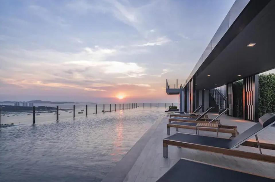 Base Central Pattaya Long Balcony King-Bed With Infinity Pool & Free Netflix! エクステリア 写真
